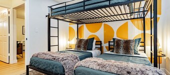 Premier Vegas Oasis: Near Strip Nightlife & Games