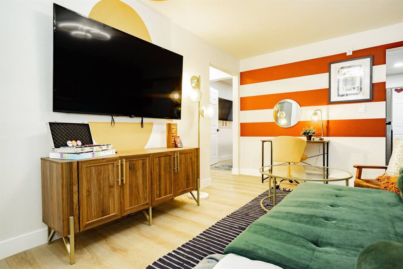 1 Schlafzimmer, Schreibtisch, Bügeleisen/Bügelbrett, Reisekinderbett