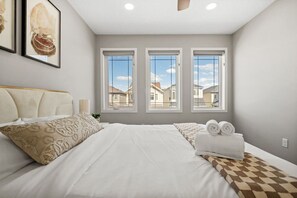 5 bedrooms, desk, iron/ironing board, travel cot