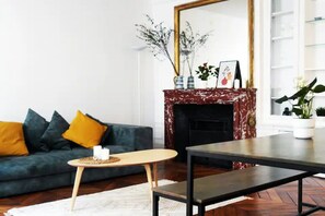 Living area - Appartement Cosy au Cœur de Paris, Spacieux et Paisible (Paris)