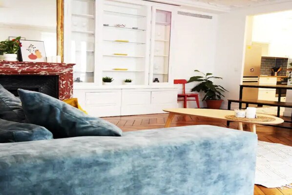 Living area - Appartement Cosy au Cœur de Paris, Spacieux et Paisible (Paris)