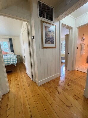4 bedrooms, desk, iron/ironing board, free WiFi