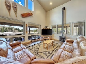 Smart TV, fireplace, DVD player, books