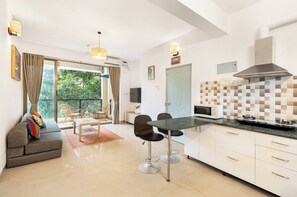 Interior - ~ Cozy and beautifully furnished 1-bedroom apartment close to Palolem Beach (Canacona)