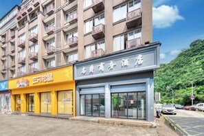 Unclassified image, 3 of 17, button - Mingjue Business Hotel (Wenling)