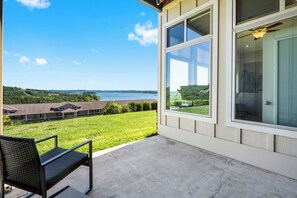 Terrace/patio - Walk-In Lakeview Retreat • Sunroom + Patio • Near Branson Fun! (Branson)