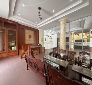 Reception - OYO 1246 Nha Khach Cuc Hau Can (Da Nang)