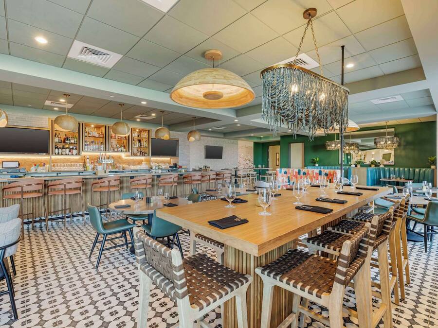 Breakfast, lunch, dinner served; Californian cuisine