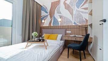 1 bedroom, desk, iron/ironing board, WiFi (free)