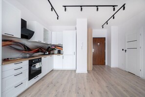 Frigorífic, forn, placa de cuina i rentaplats 