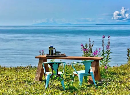 Outdoor dining. Inlet View Tiny Home