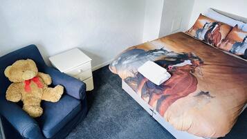 3 bedrooms, iron/ironing board, free WiFi, bed sheets