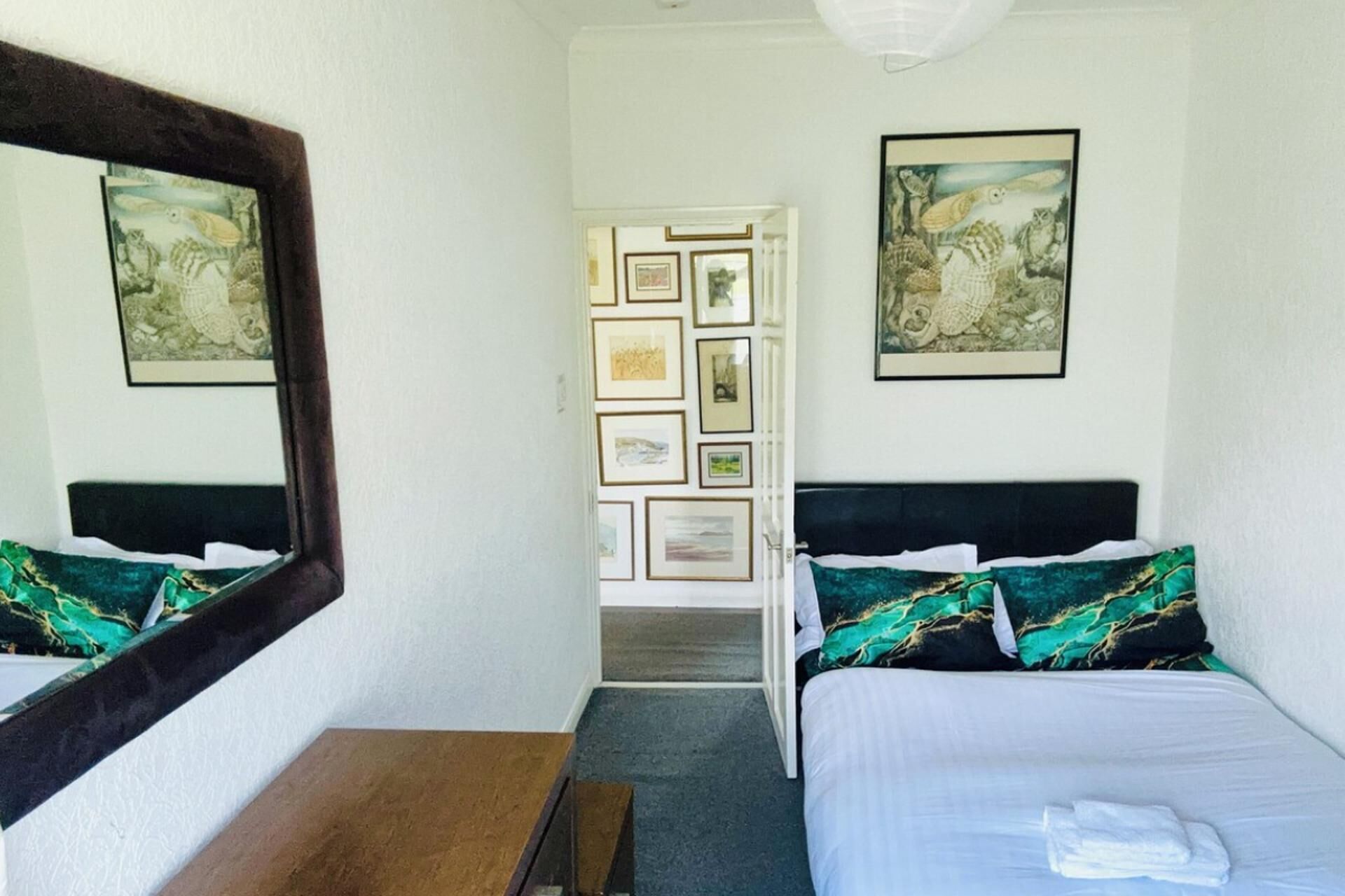 3 bedrooms, iron/ironing board, free WiFi, bed sheets