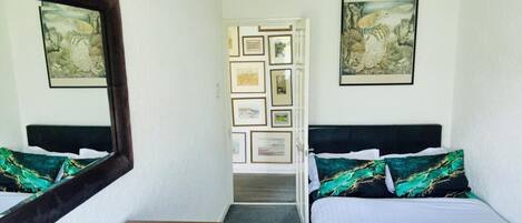 3 bedrooms, iron/ironing board, free WiFi, bed sheets