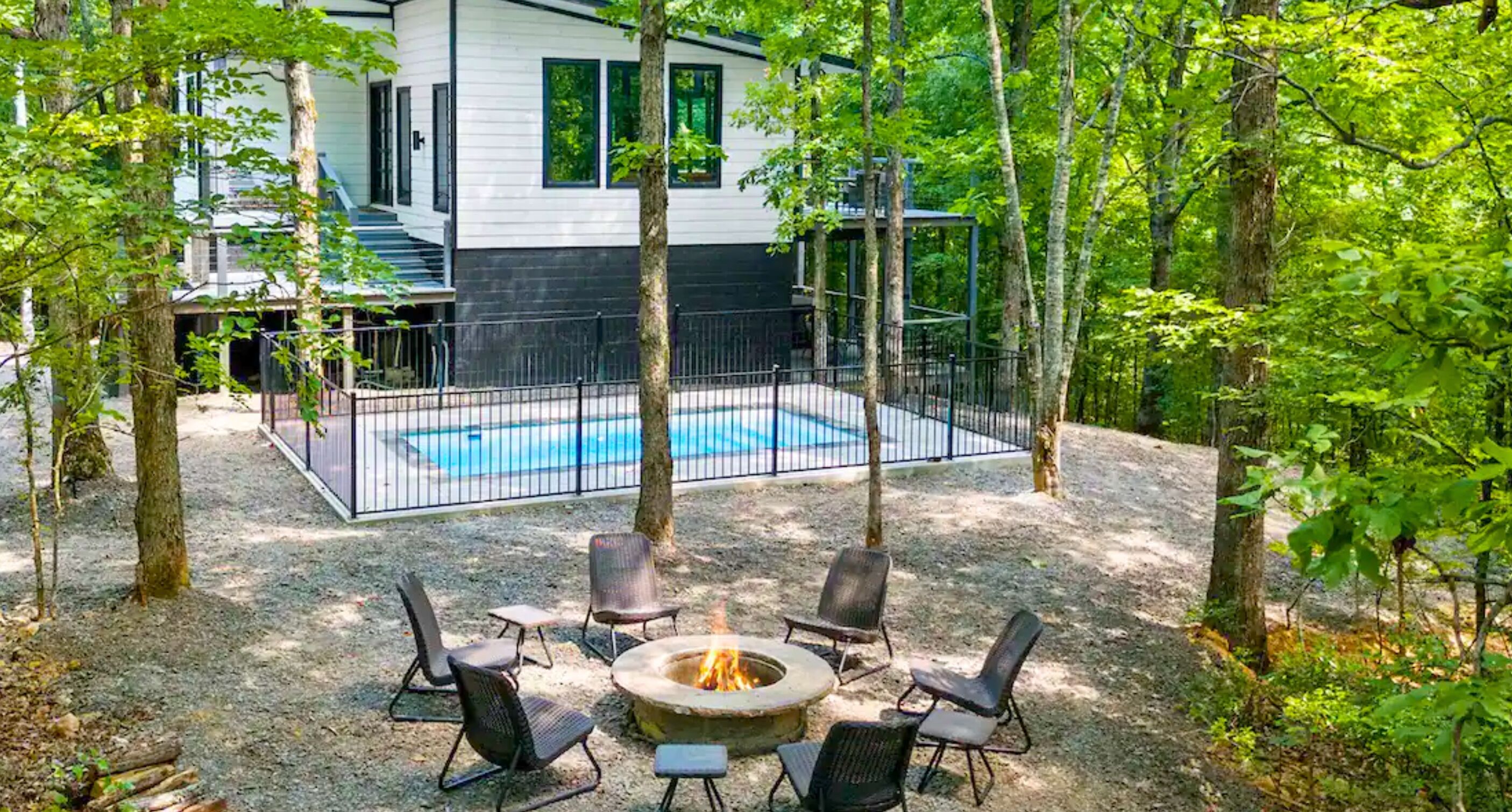 Een verwarmd zwembad