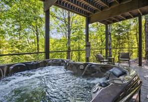 Outdoor spa tub - Cozy Retreat | Private Heated Pool | Shuffleboard (Broken Bow)