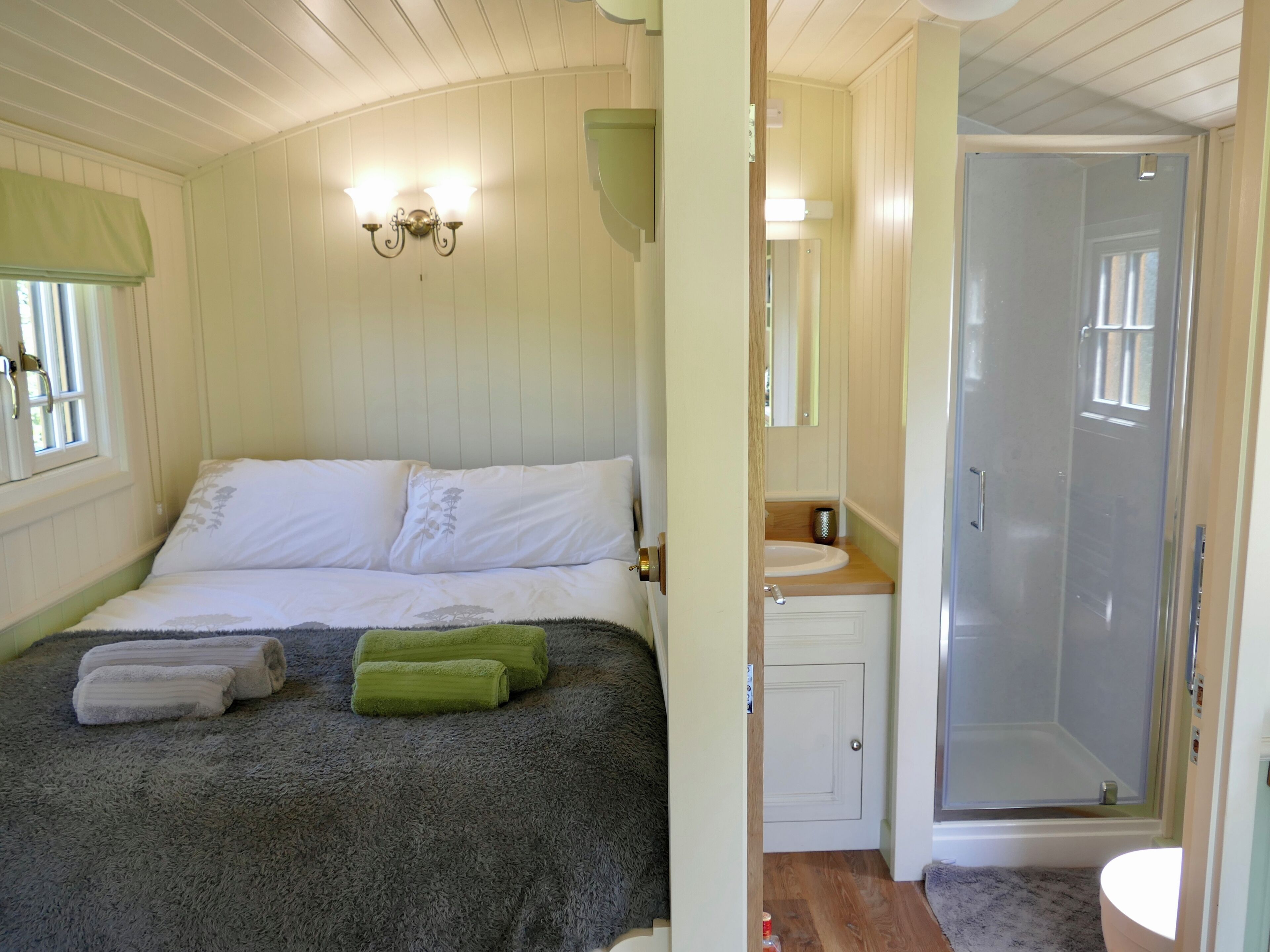 1 bedroom, WiFi (free), bed sheets