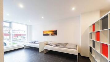 4 bedrooms, desk, iron/ironing board, free WiFi