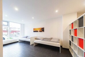 4 soverom, skrivebord, strykejern/-brett og wi-fi (inkludert)