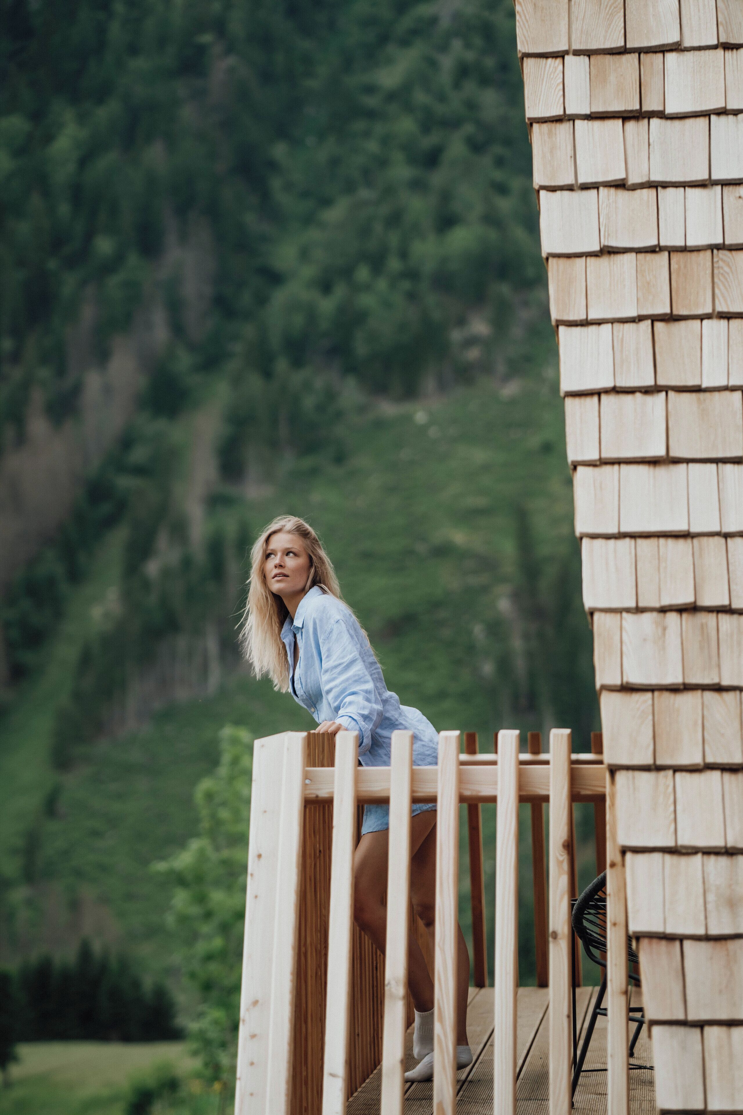 Nhà gỗ Cao cấp, ban công, quang cảnh núi | Hiên