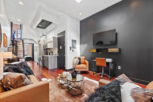 Rustic-Chic 4BR for Groups – Bushwick's Finest Stay