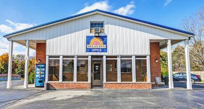 Hotel O Relax Inn Lewisburg near I-64