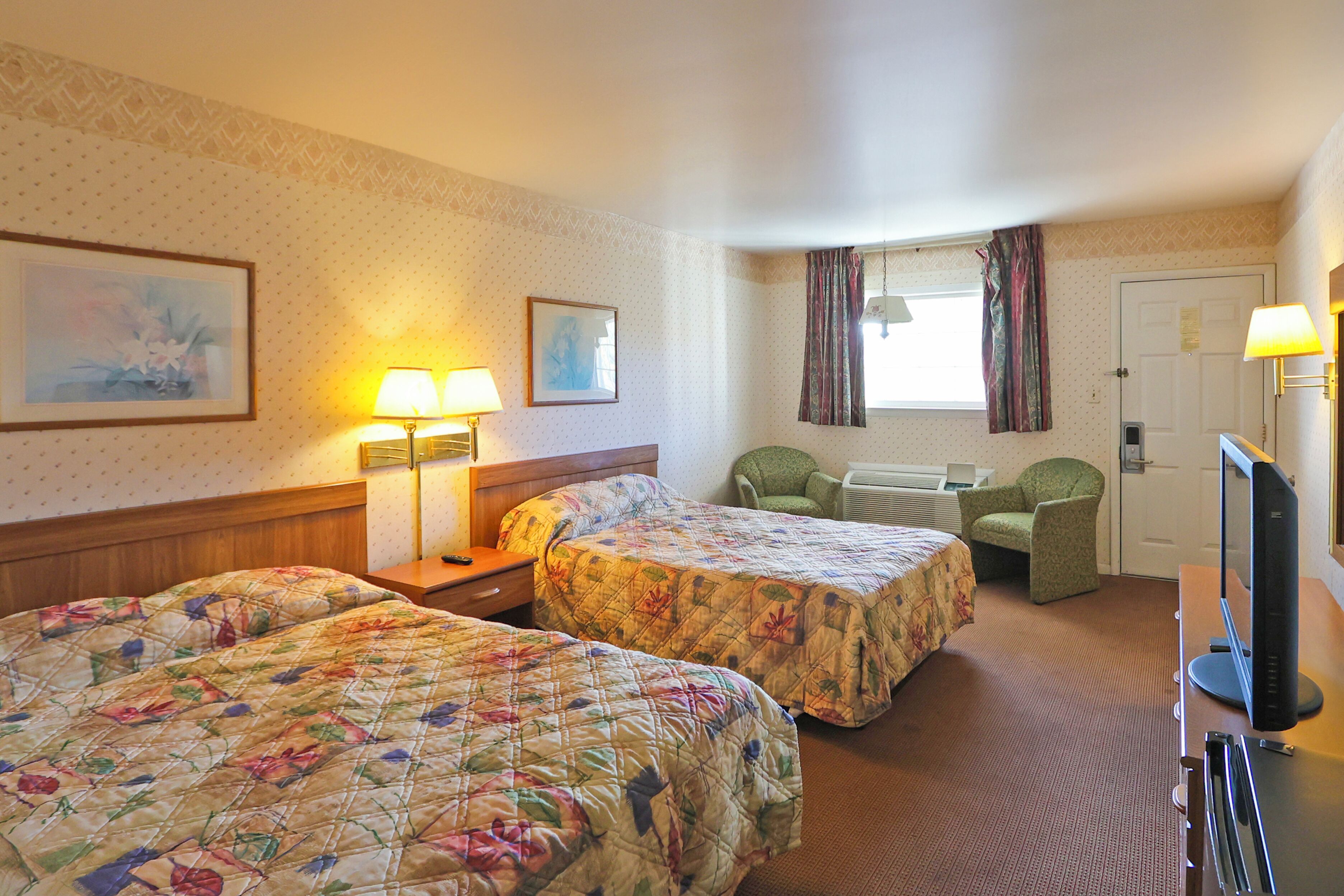 Room, 2 Double Beds, Non Smoking | Iron/ironing board, bed sheets