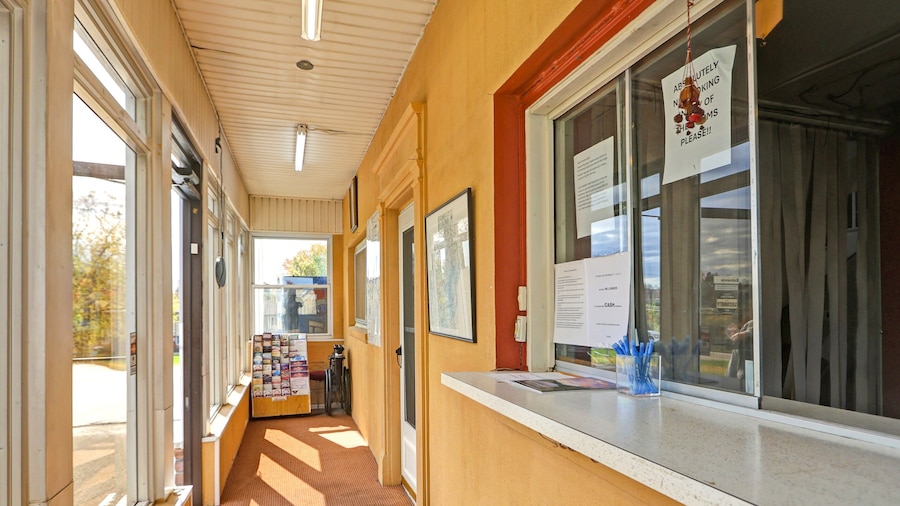 Hotel O Relax Inn Lewisburg near I-64