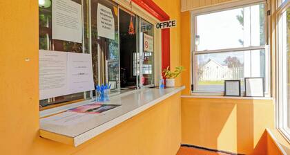 Hotel O Relax Inn Lewisburg near I-64