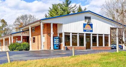 Hotel O Relax Inn Lewisburg near I-64