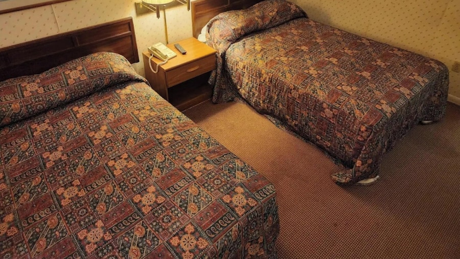 Hotel O Relax Inn Lewisburg near I-64