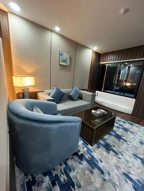 Junior suite with sauna | Living area | TV - Aman Hotel Almhalh (Abha)