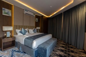 Junior suite with sauna | In-room safe, blackout drapes, soundproofing, iron/ironing board - Aman Hotel Almhalh (Abha)