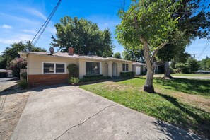 Exterior - Comfortable home near river access trail (Redding)