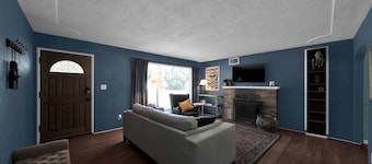 Comfortable home near river access trail