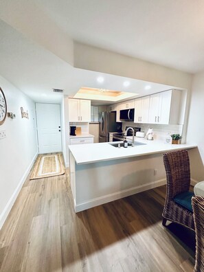 Refrigerador y microondas 