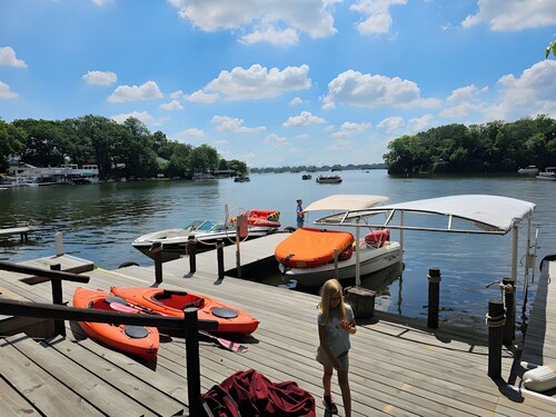 Key Lime Resorts - Unit #5 - 5 O'Clock Somewhere Lake House