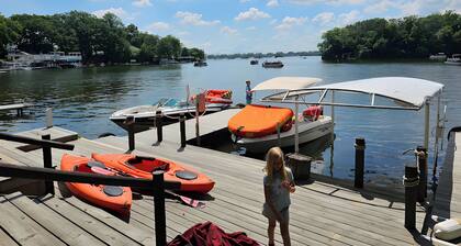 Key Lime Resorts - Unit #5 - 5 O'Clock Somewhere Lake House