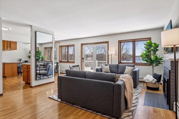 TV, fireplace, books, offices