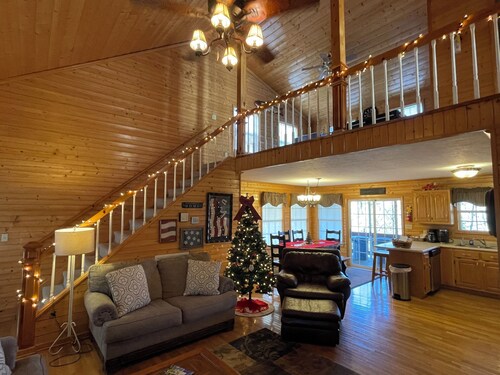 Lake House Getaway at Dale Hollow Lake