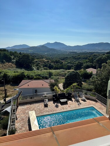 F3 in a charming villa in a quiet location shared swimming pool panoramic sea and mountain view