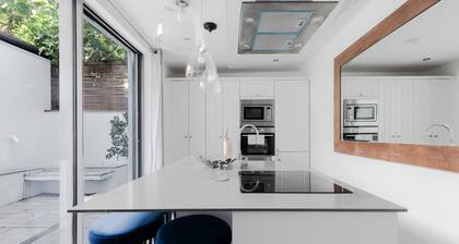 Wonderful 2 Bed Apartment near Portobello Road