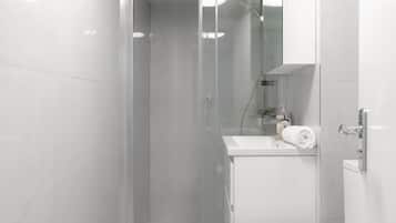 Studio, Private Bathroom | Bathroom