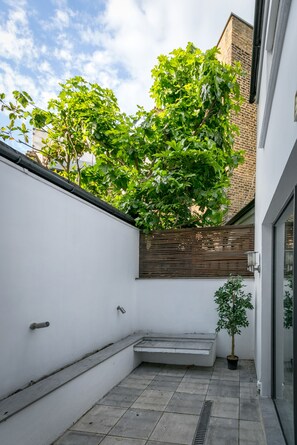 Exterior detail - Wonderful 2 Bed Apartment near Portobello Road (London)