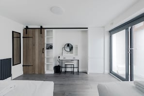 1 ห้องนอน, เครื่องนอนป้องกันสารก่อภูมิแพ้, อินเทอร์เน็ต