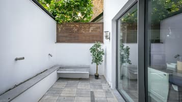 Deluxe-Apartment, eigenes Bad, Stadtblick | Außenbereich