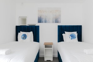 Room - Wonderful 2 Bed Apartment near Portobello Road (London)