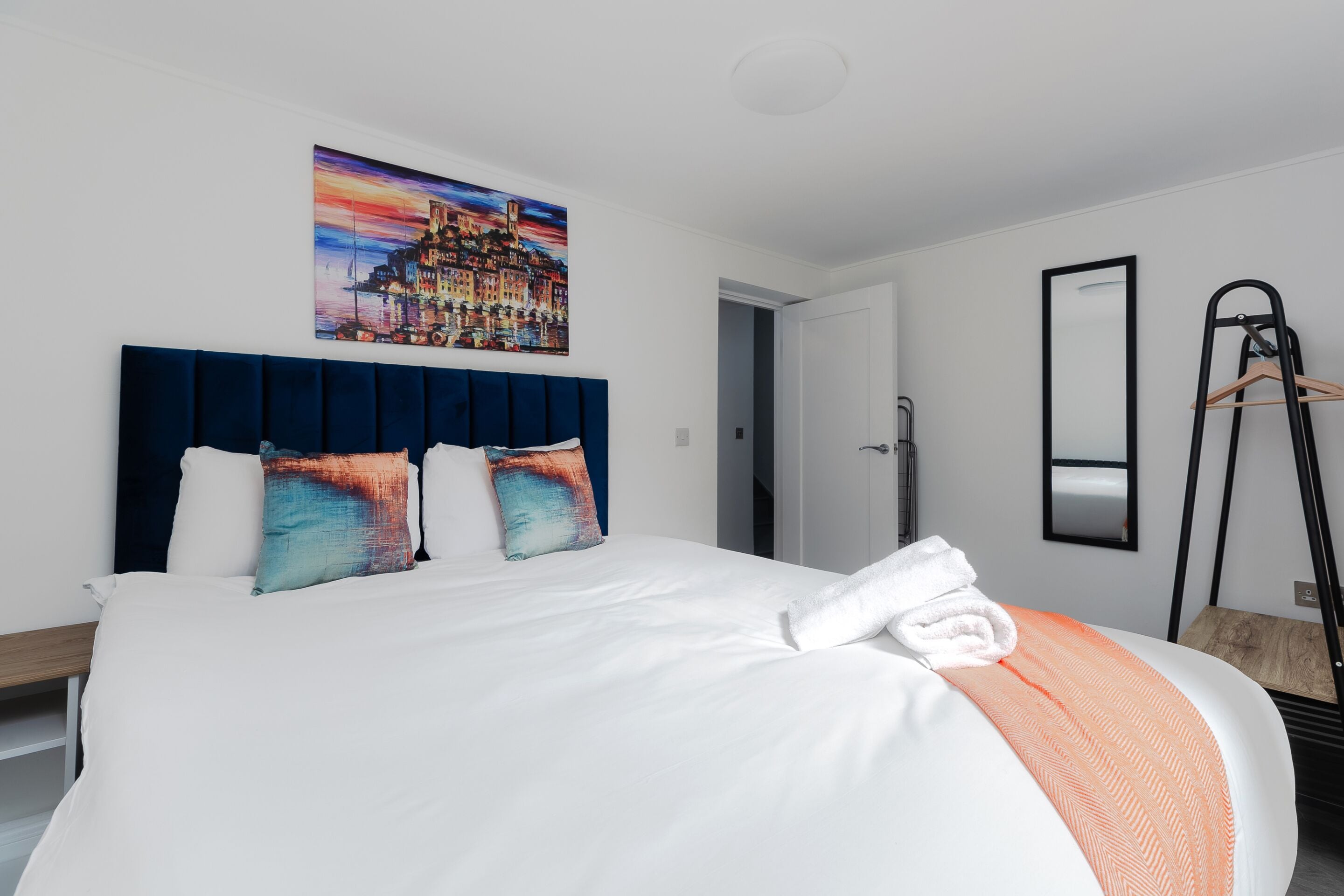 1 bedroom, hypo-allergenic bedding, Internet