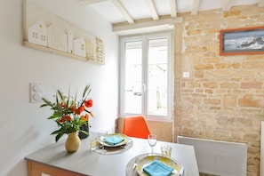 Dining - L'Écrin de Douvres - Charmante maison pour 2p (Douvres-la-Délivrande)