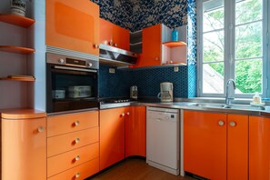 Fridge, microwave, oven, dishwasher - Le Rizenn - Appt vue mer (Benodet)